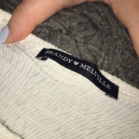 Brandy Melville off the shoulder crop top - Picture 3 of 5